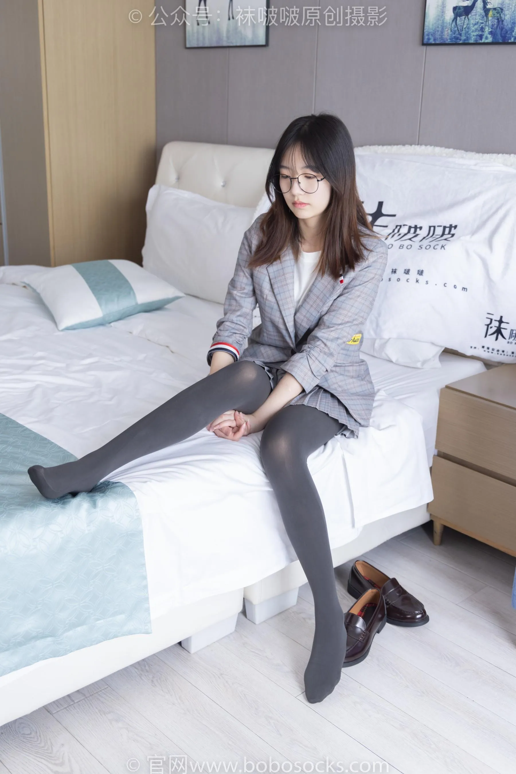 [BoBoSocks袜啵啵]NO.210 小甜豆-皮鞋、厚灰丝、ol装 [87P]插图4